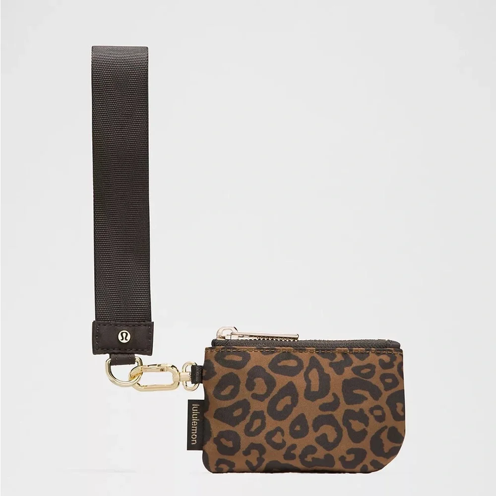 Lululemon Dual Pouch Wristlet Leopardo Shift Midi Desert Khaki Multi Night Brown